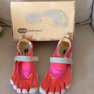 Vibram Fivefingers size 38/7.5-8